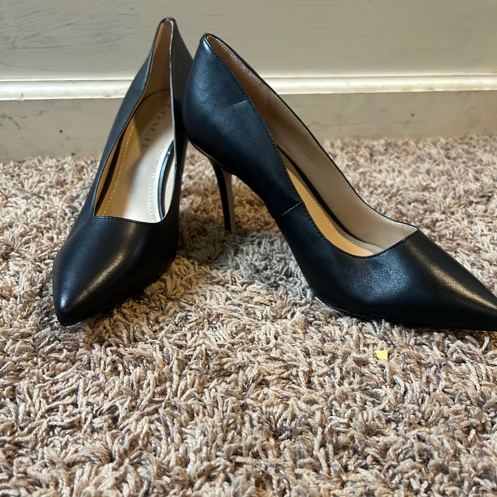 Coach Women's Wiley Pump Size 9.5 Black